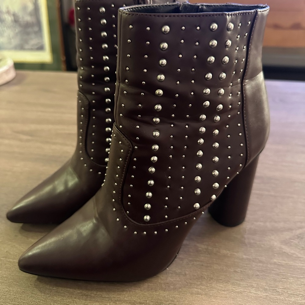 BCBG generation booties